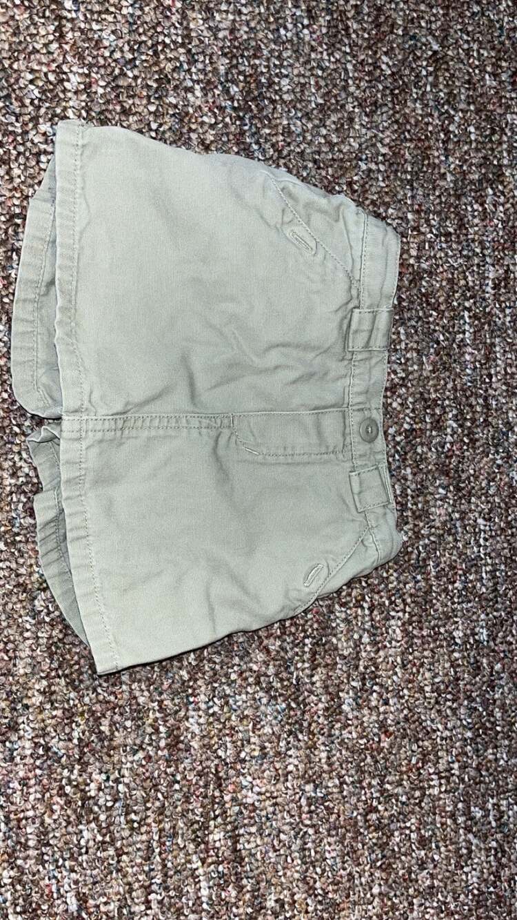Old Navy Toddler Girls Size 2T Khaki Cargo Shorts